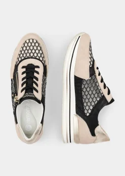 Sneaker mit atmungsaktivem Innenfutter