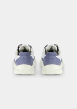 Sneaker mit herausnehmbarem Fußbett