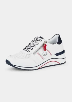 Sneaker mit leicht erhöhtem Keilabsatz