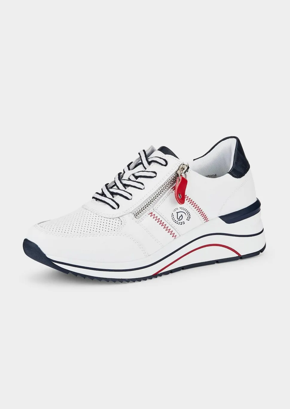 Sneaker mit leicht erhöhtem Keilabsatz