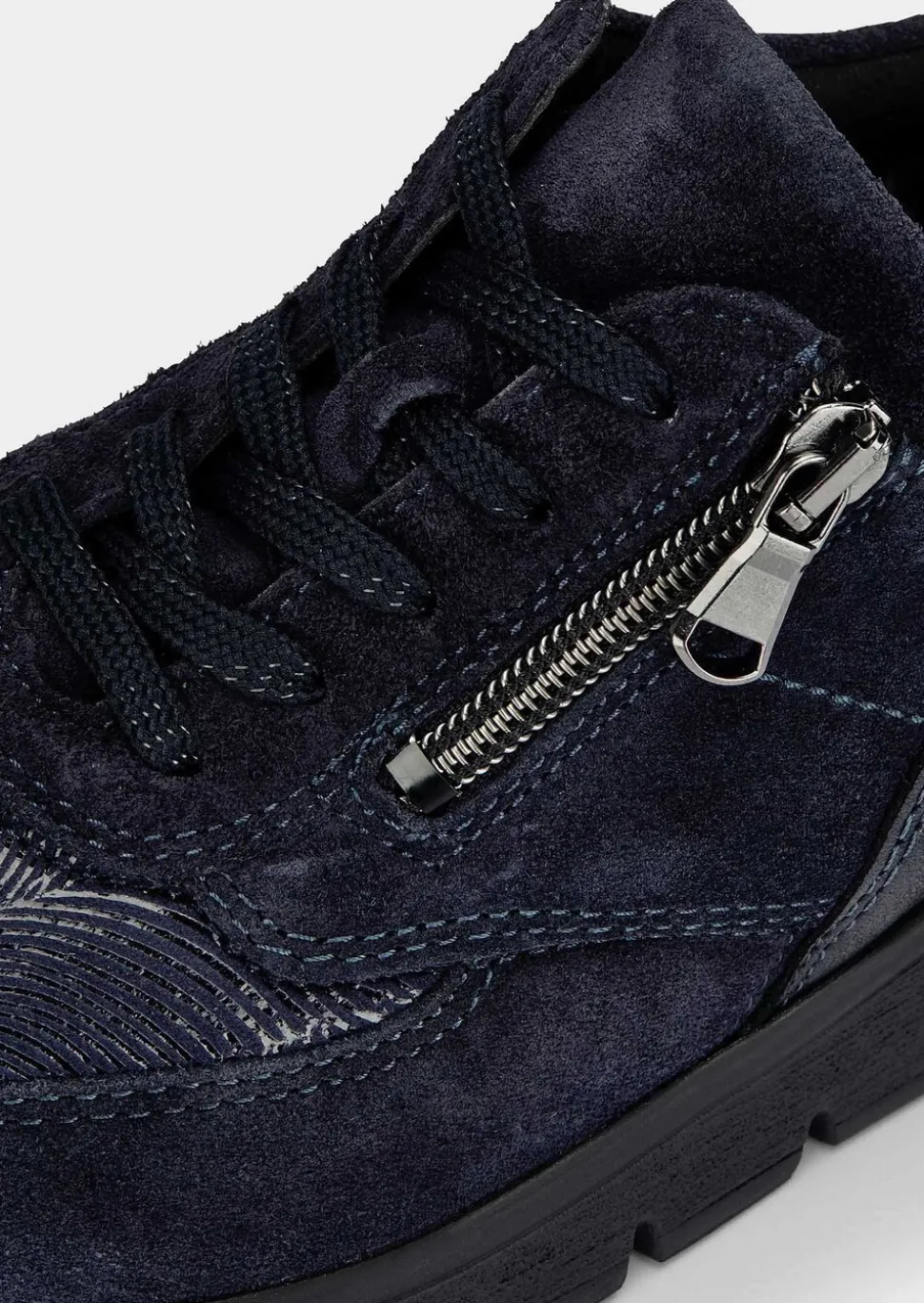 Sneaker mit luftgepolsterter Laufsohle
