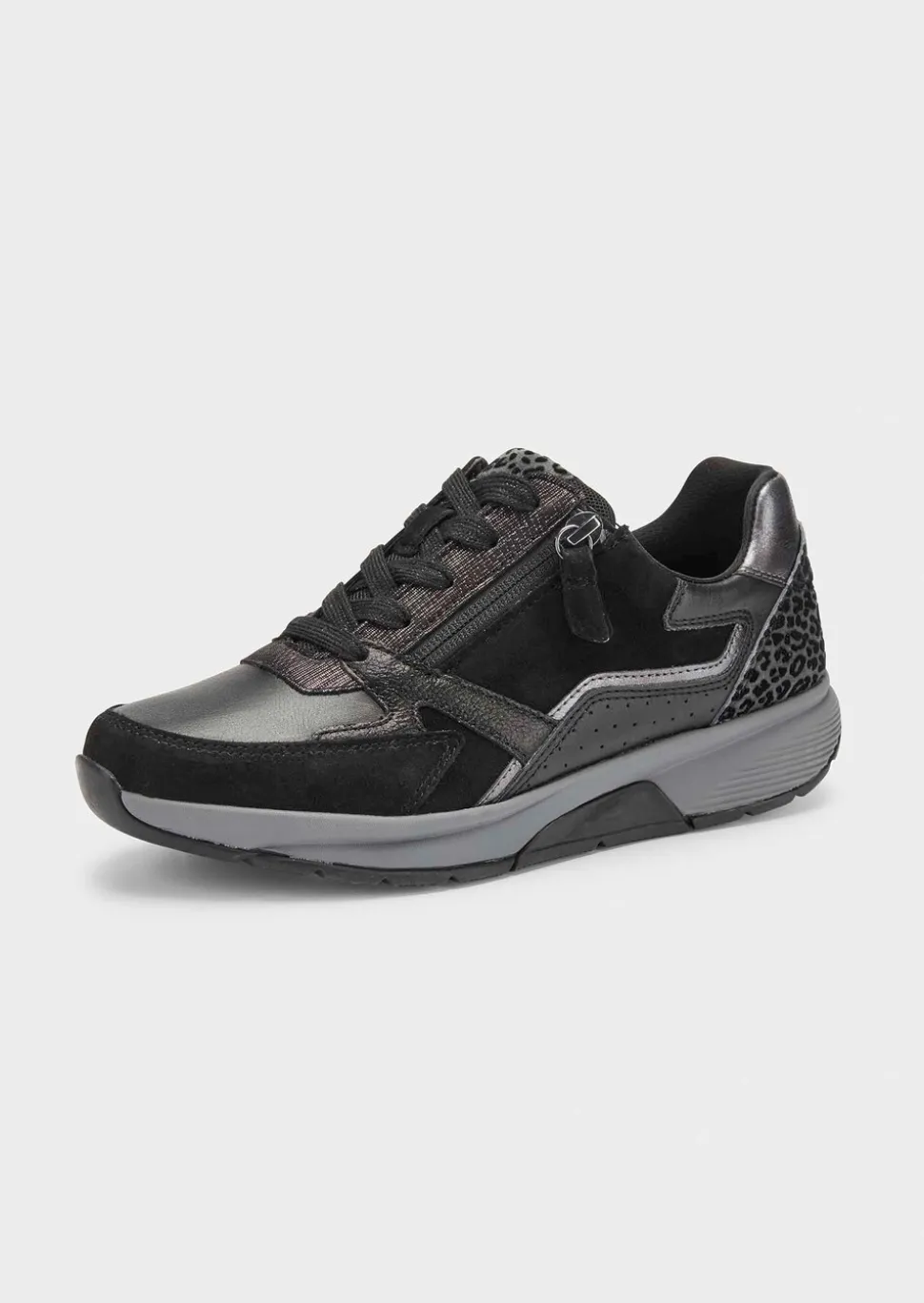 Sneaker mit Mesh-Futter
