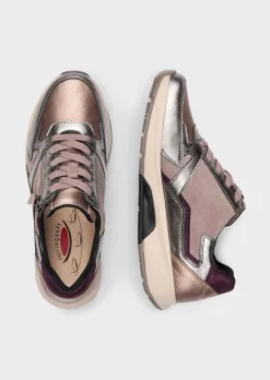 Sneaker mit Mesh-Futter