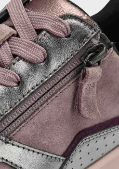 Sneaker mit Mesh-Futter