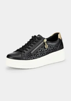 Sneaker mit seitlichen Ornamenten