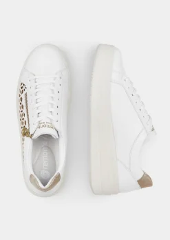 Sneaker mit seitlichen Ornamenten