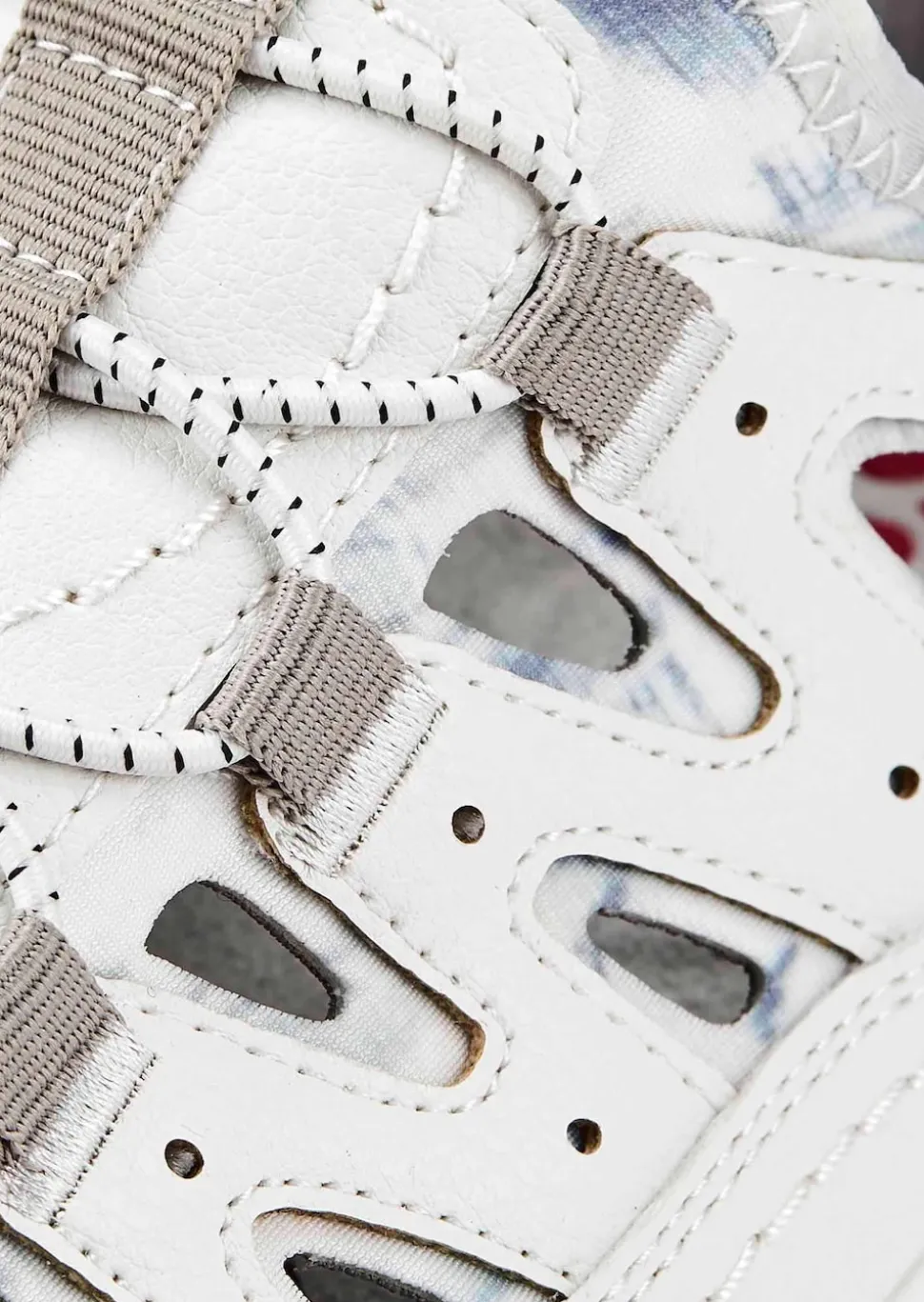 Sneaker mit Wechselfußbett