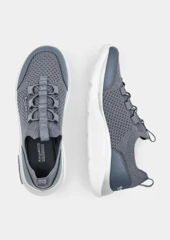 Sportiver Sneaker mit profilierter Sohle
