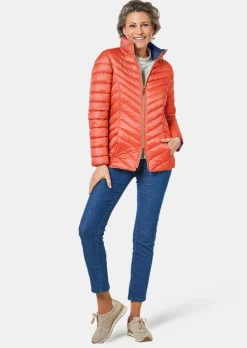 Steppjacke in figurschmeichelnder Optik