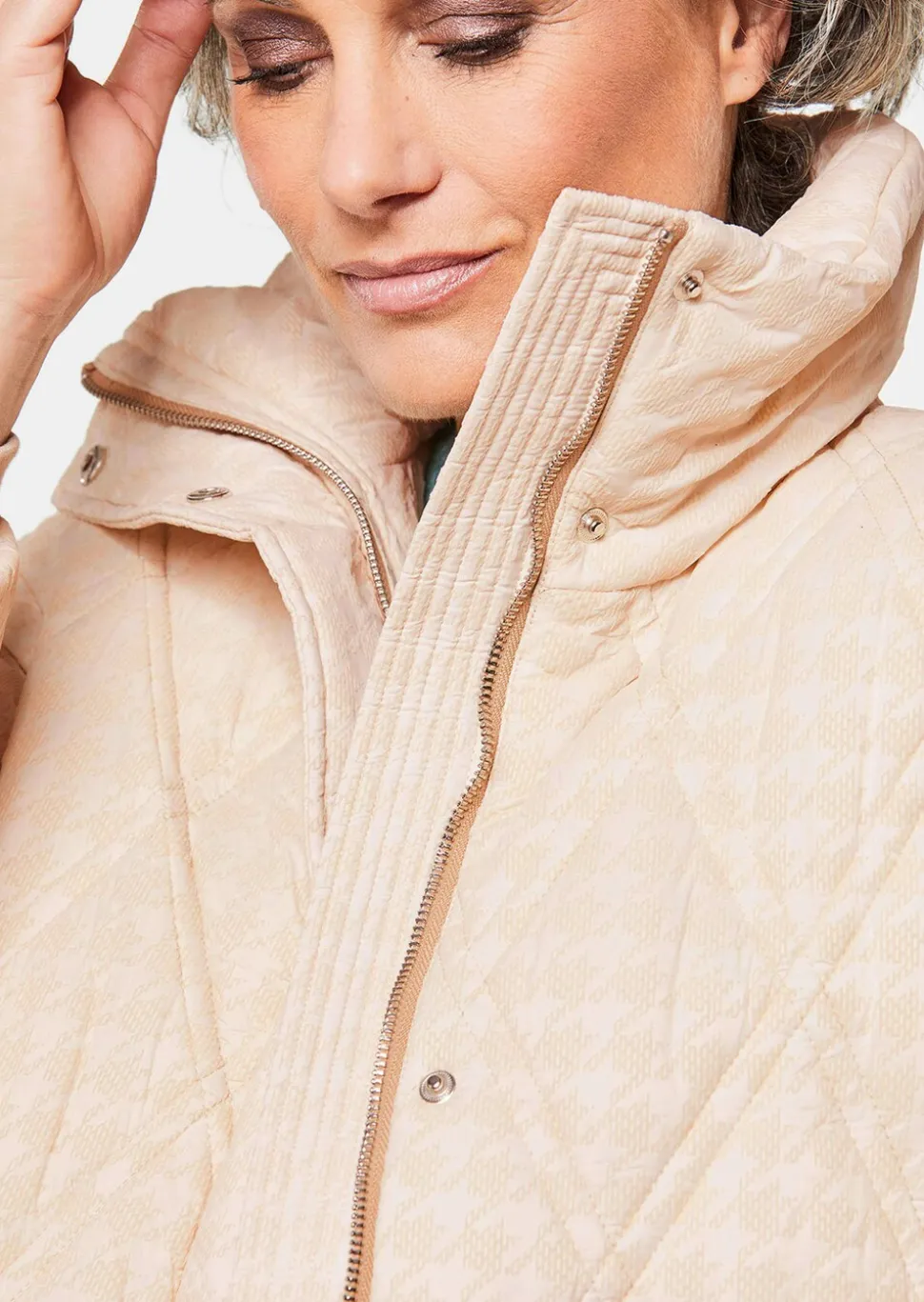 Steppjacke mit hübschem Flock-Druck