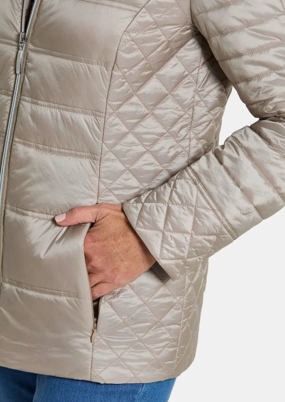 Steppjacke mit Reißverschlusstaschen