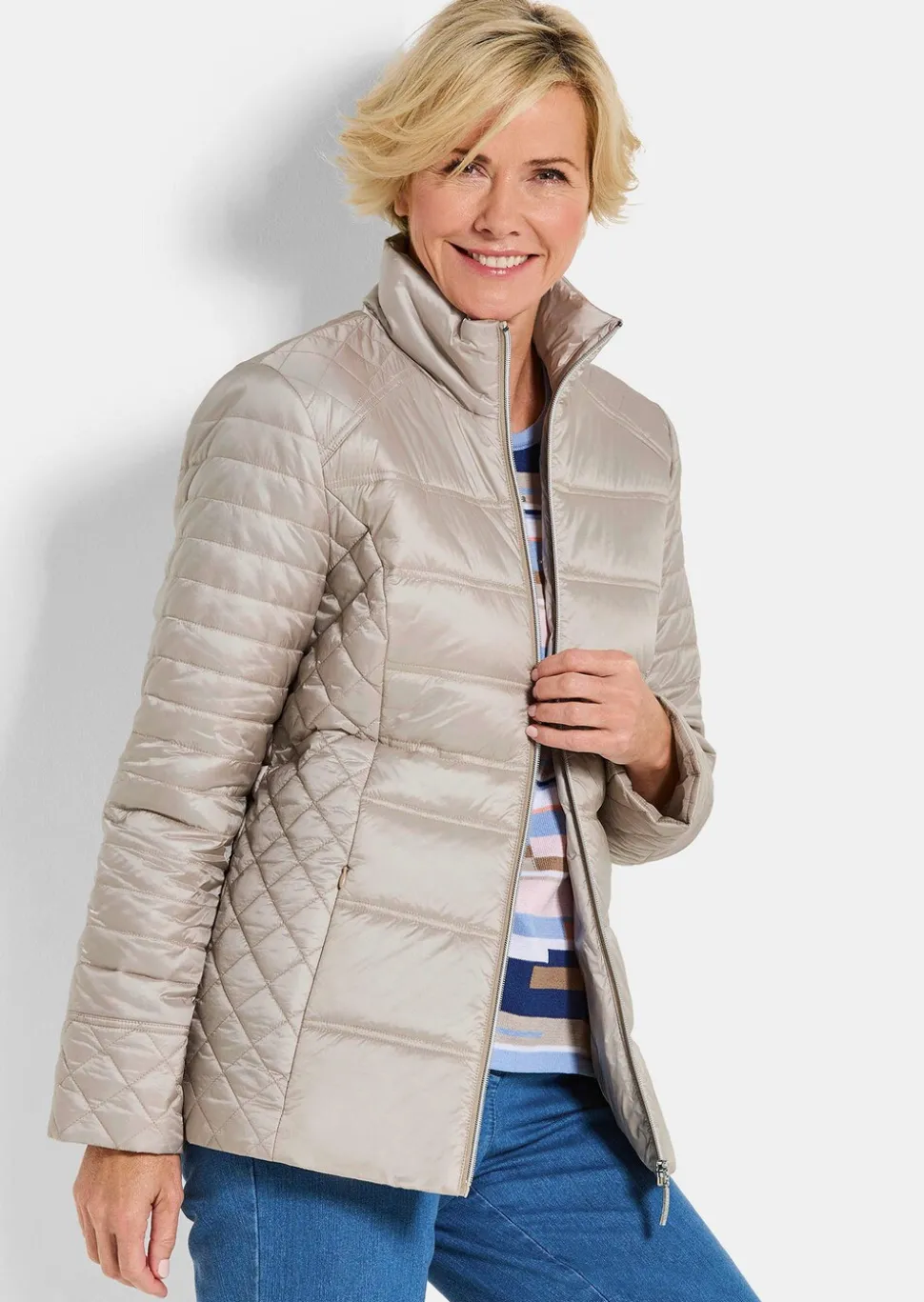 Steppjacke mit Reißverschlusstaschen