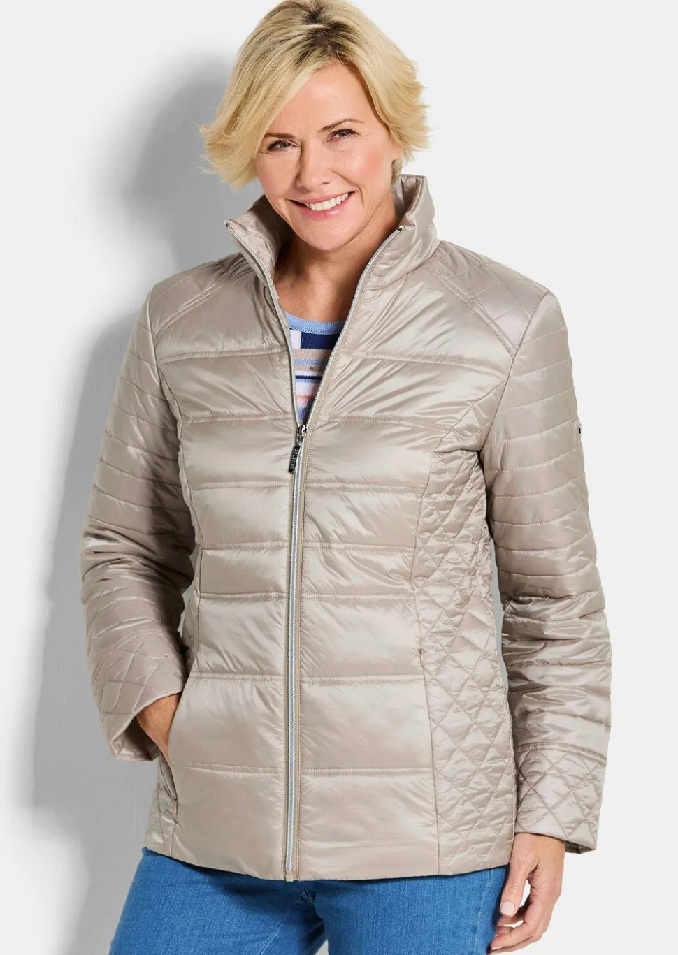 Steppjacke mit Reißverschlusstaschen