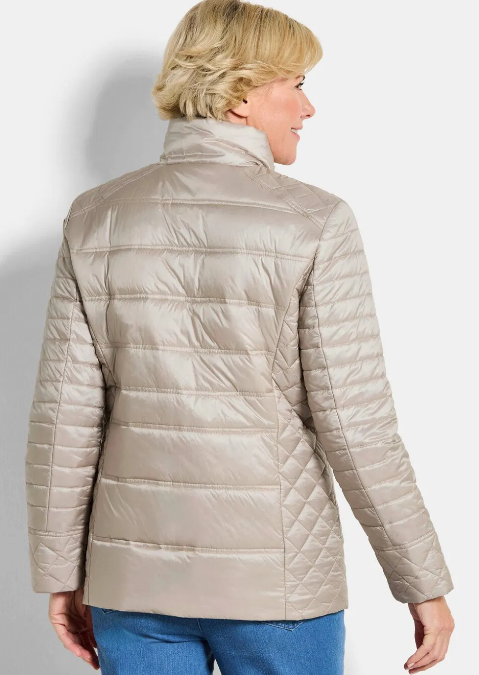 Steppjacke mit Reißverschlusstaschen