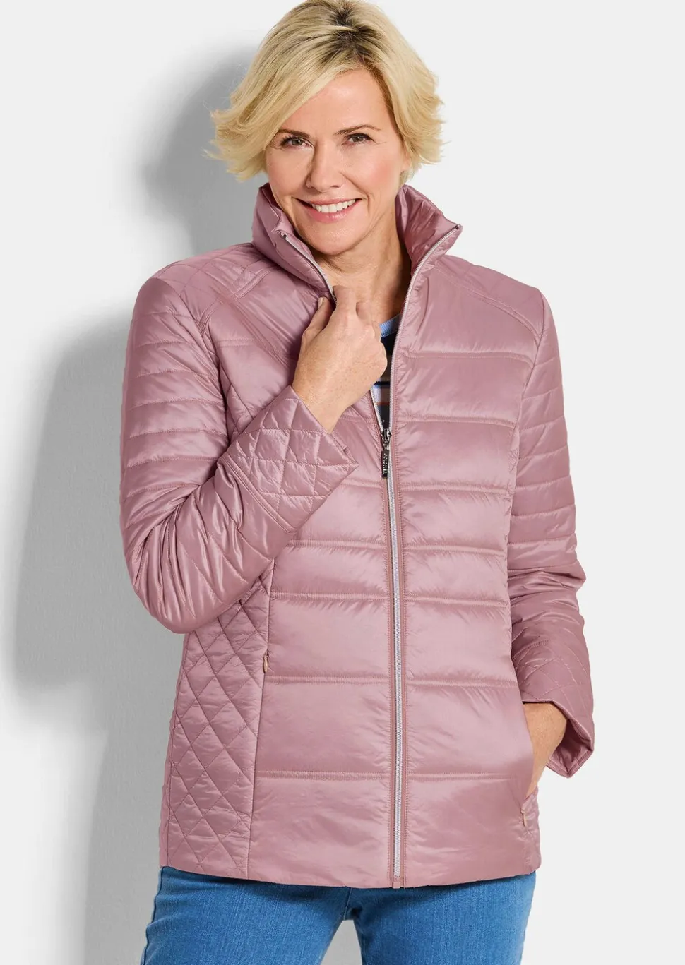 Steppjacke mit Reißverschlusstaschen