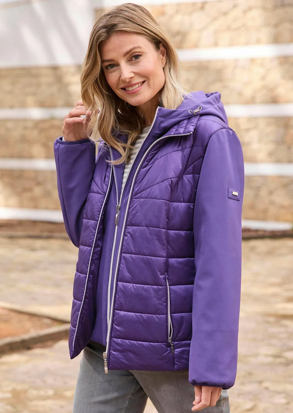 Steppjacke mit Ärmeln aus Softshell