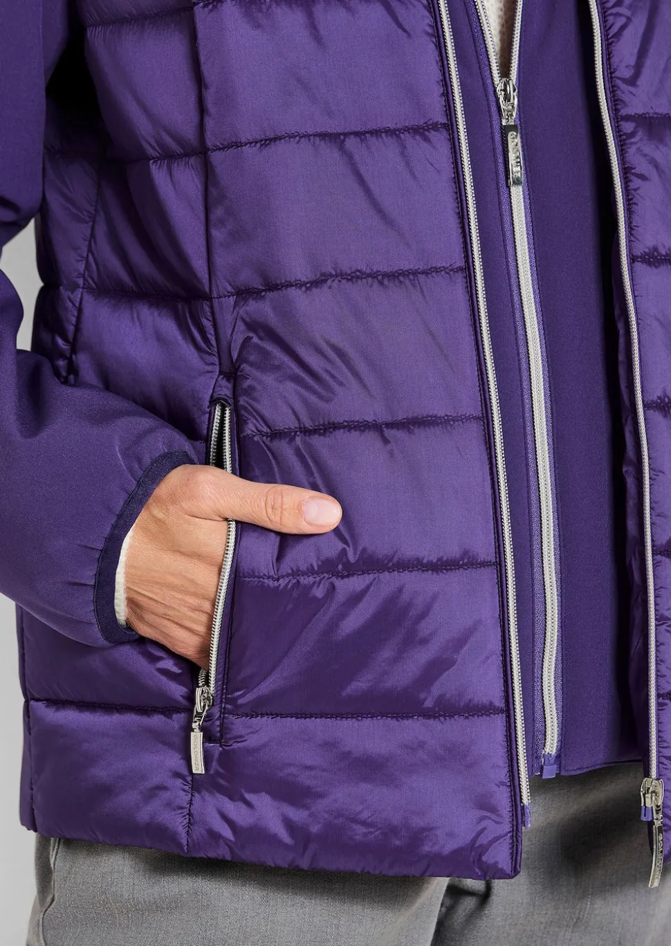 Steppjacke mit Ärmeln aus Softshell