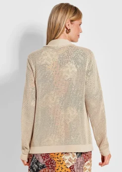 Strickjacke in feinem Ajour-Lochmuster