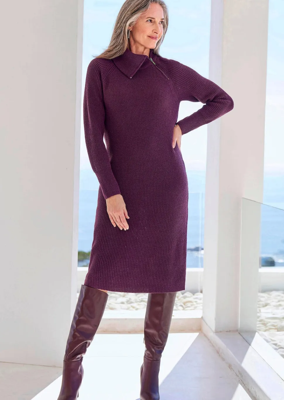 Strickkleid mit raffiniertem asymmetrischem Kragen