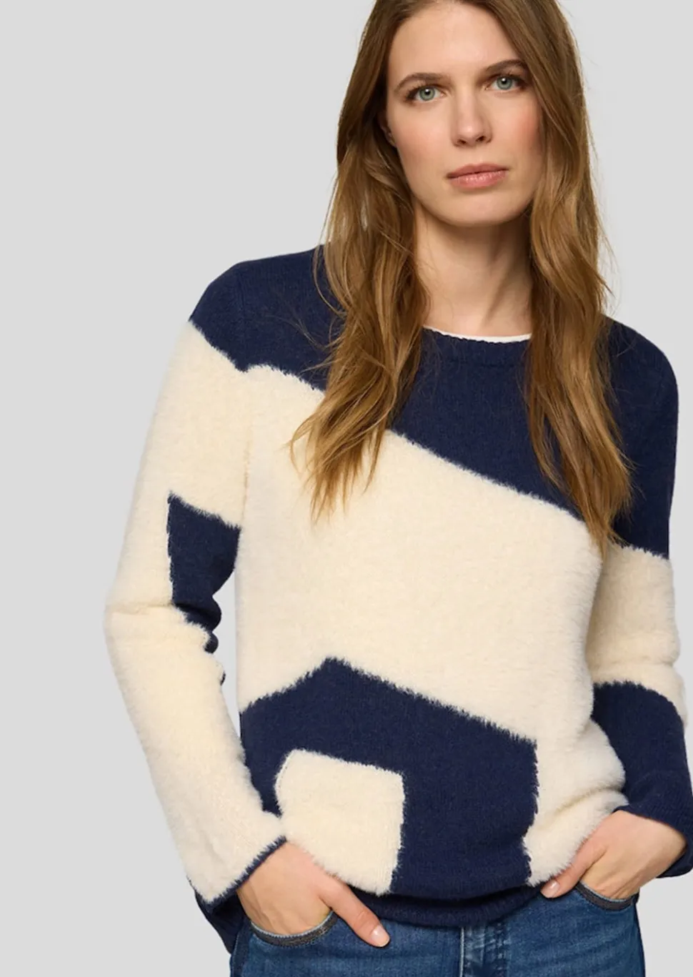 Strickpullover aus Federgarn