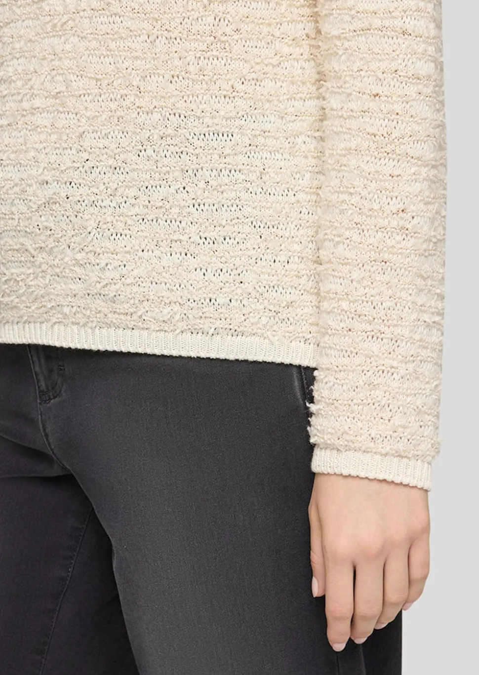 Strickpullover mit Effekt-Bändchengarn