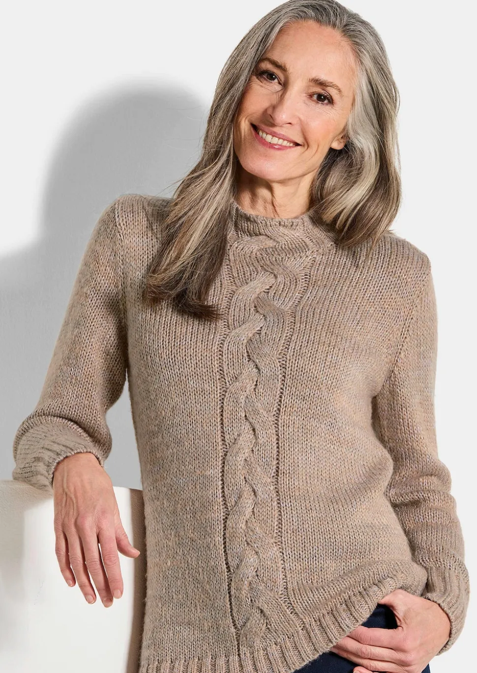 Strickpullover mit Zopfstrick