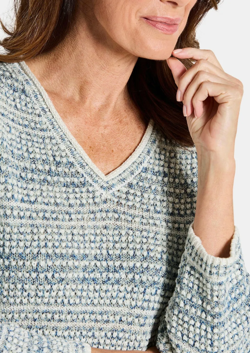 Struktur-Strickpullover mit V-Ausschnitt