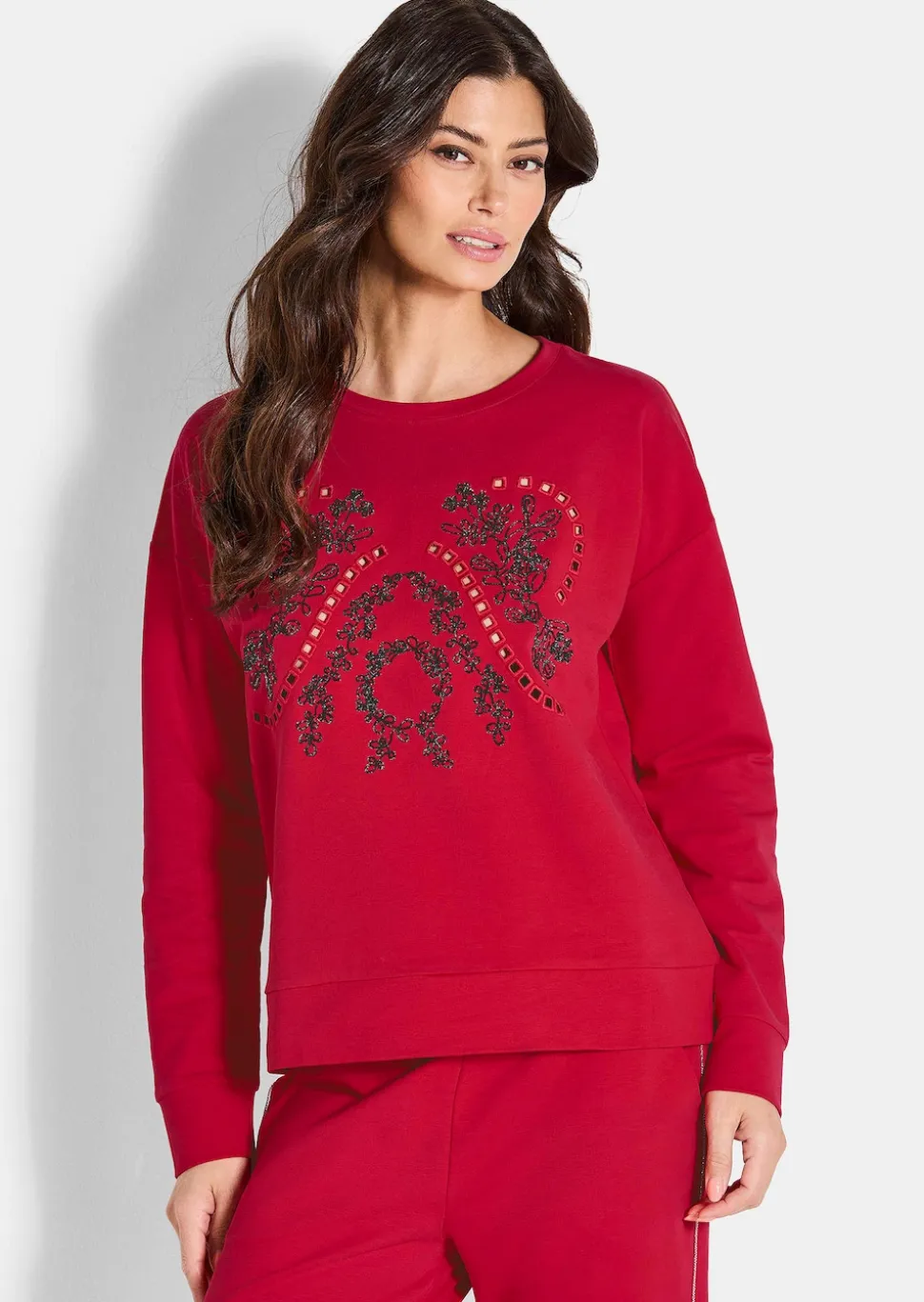 Sweatshirt mit femininer Stickerei
