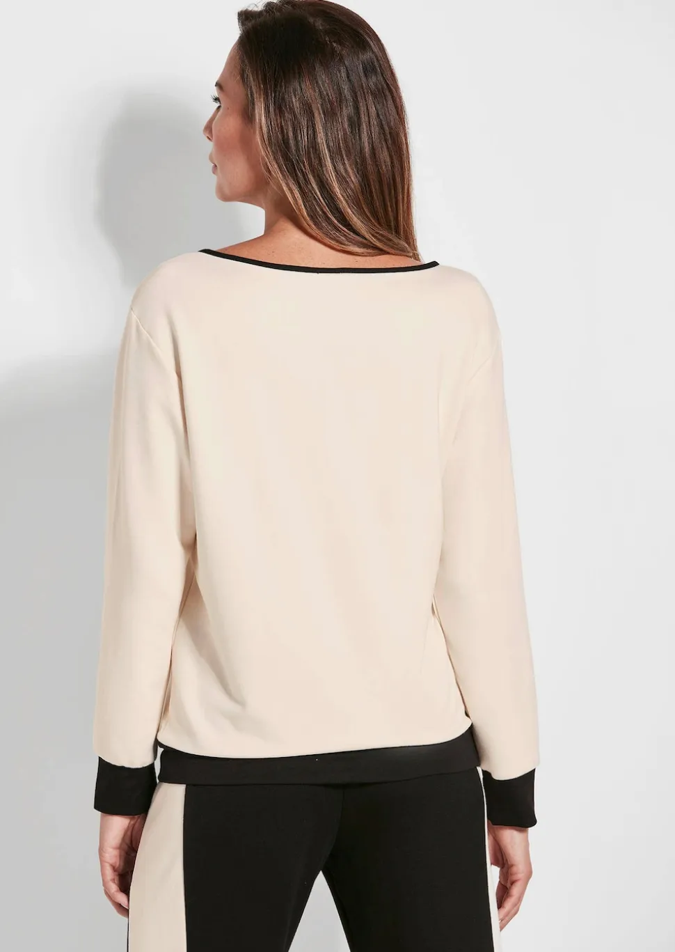 Sweatshirt mit weitem Rundhalsausschnitt