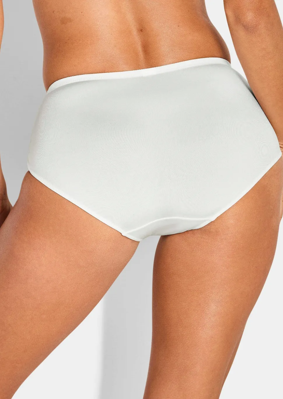 Taillenslip mit edler Stickerei