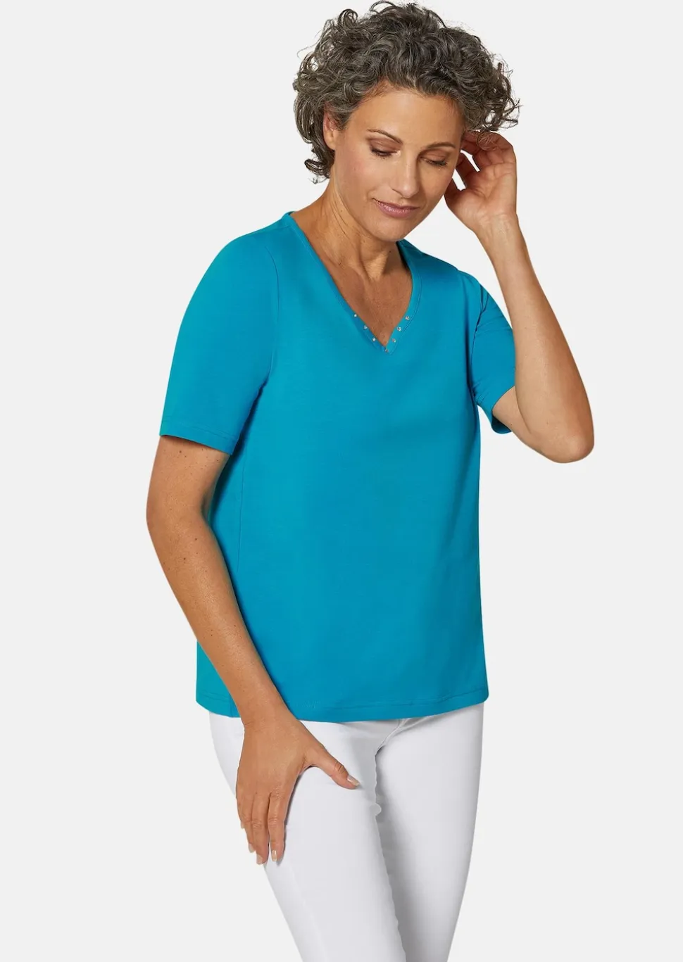 T-Shirt mit charmantem Ausschnitt und Schmucksteinchen