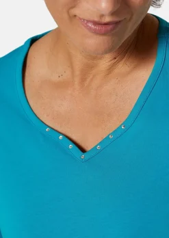 T-Shirt mit charmantem Ausschnitt und Schmucksteinchen