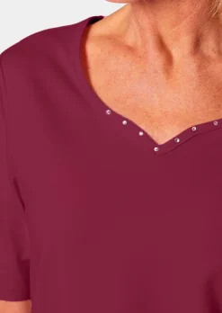 T-Shirt mit charmantem Ausschnitt und Schmucksteinchen