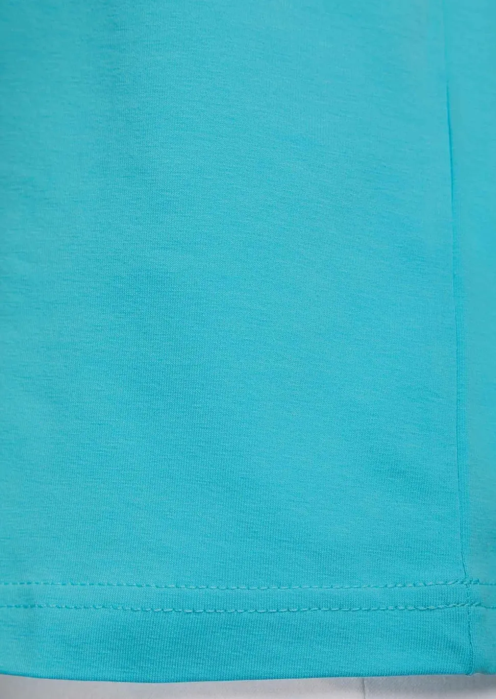 T-Shirt mit charmantem Ausschnitt und Schmucksteinchen