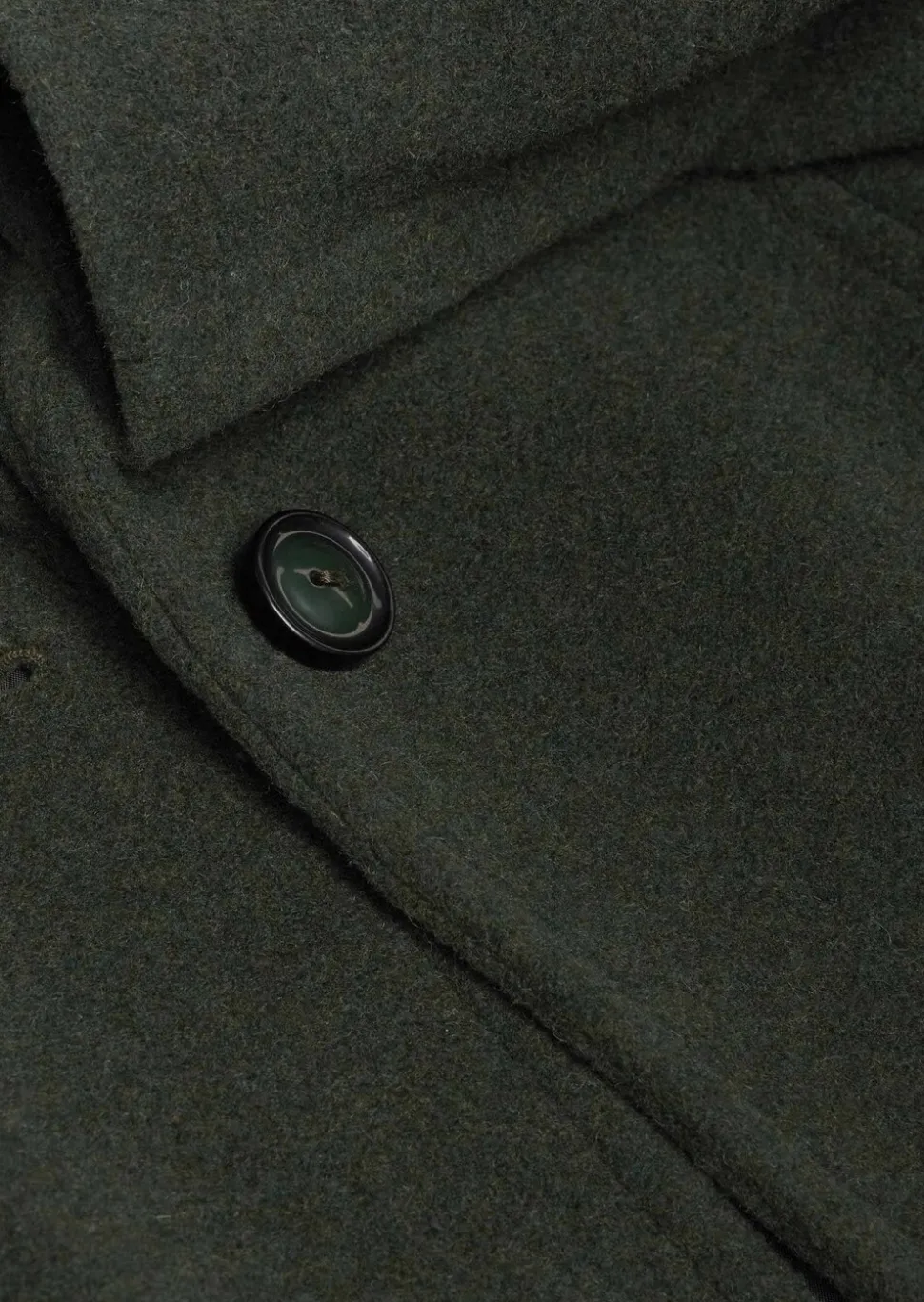 Unentbehrliche Wolljacke mit feinen Details