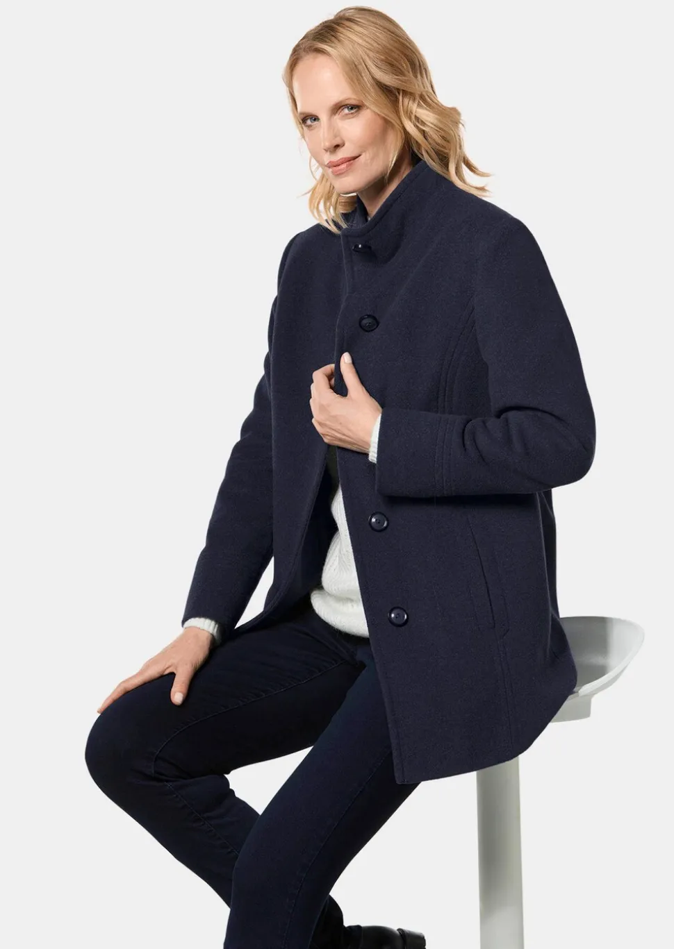 Unentbehrliche Wolljacke mit feinen Details