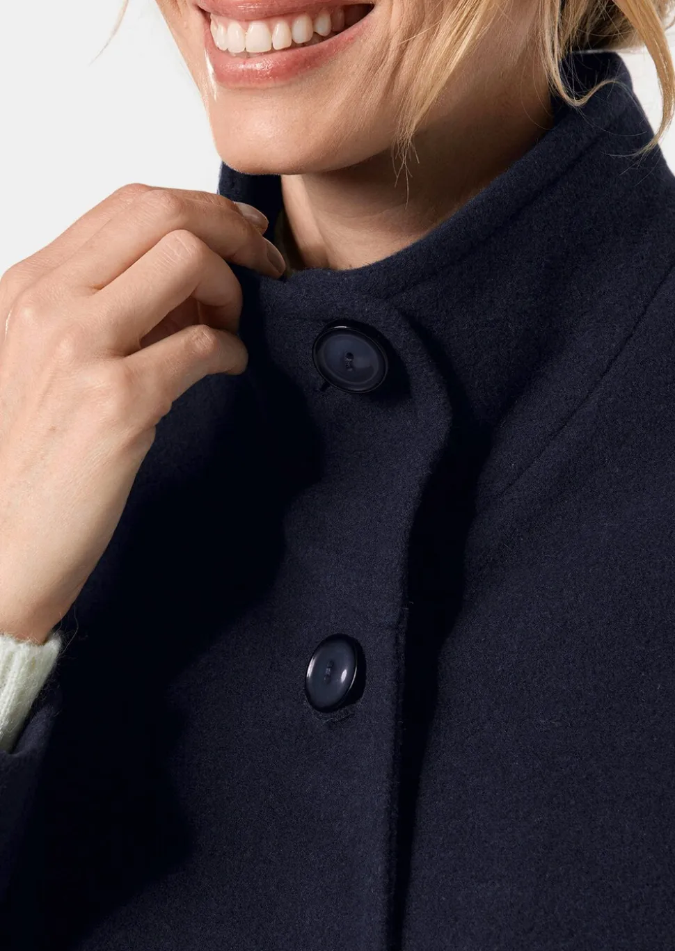 Unentbehrliche Wolljacke mit feinen Details