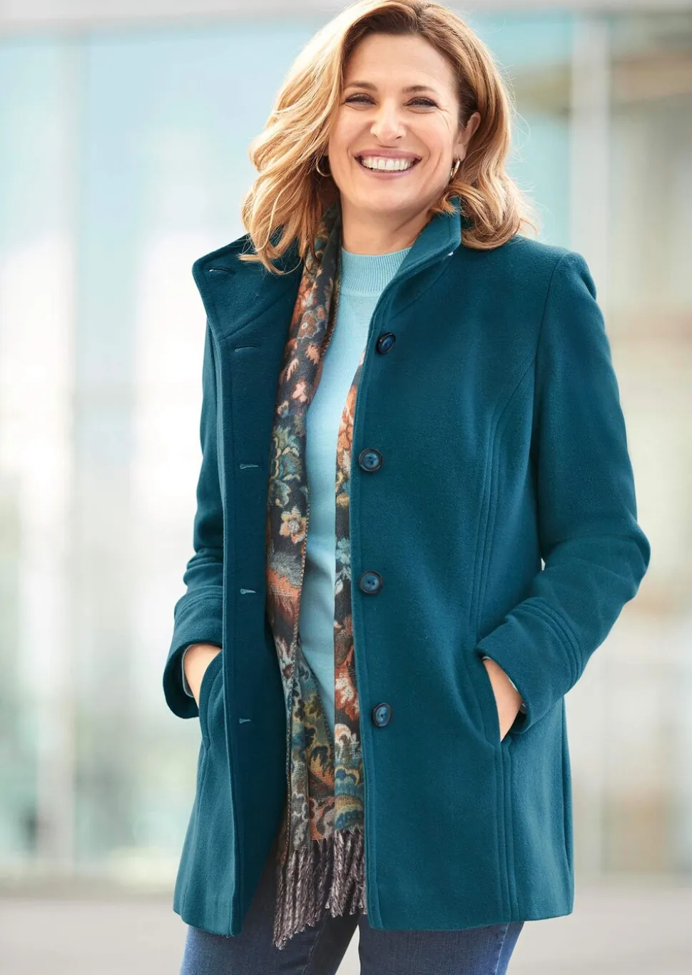 Unentbehrliche Wolljacke mit feinen Details