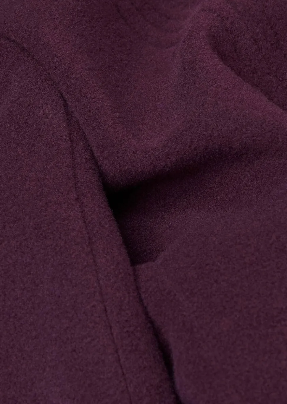 Unentbehrliche Wolljacke mit feinen Details