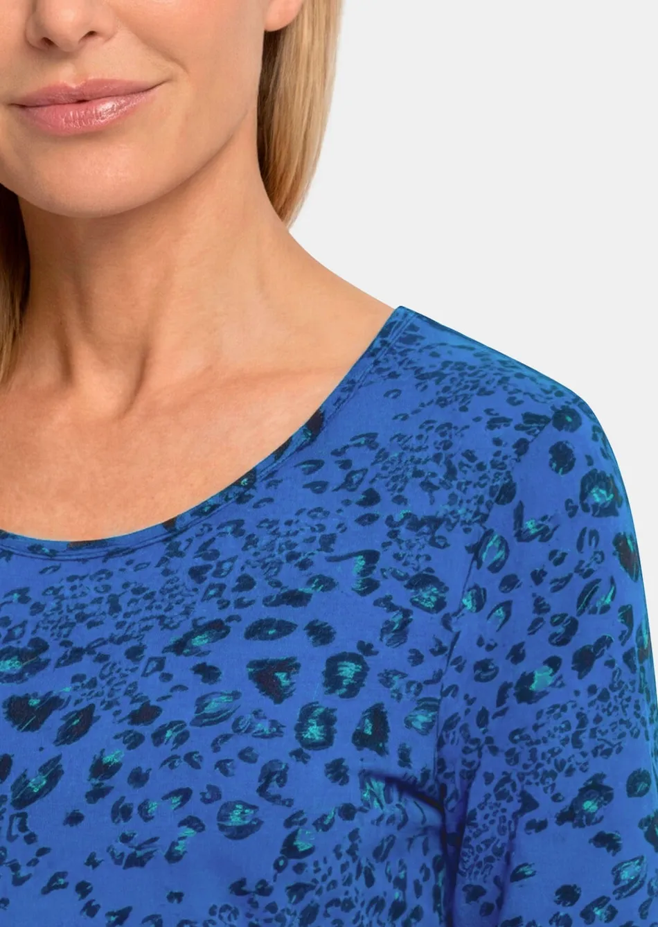 Viskoseshirt im Leo Look