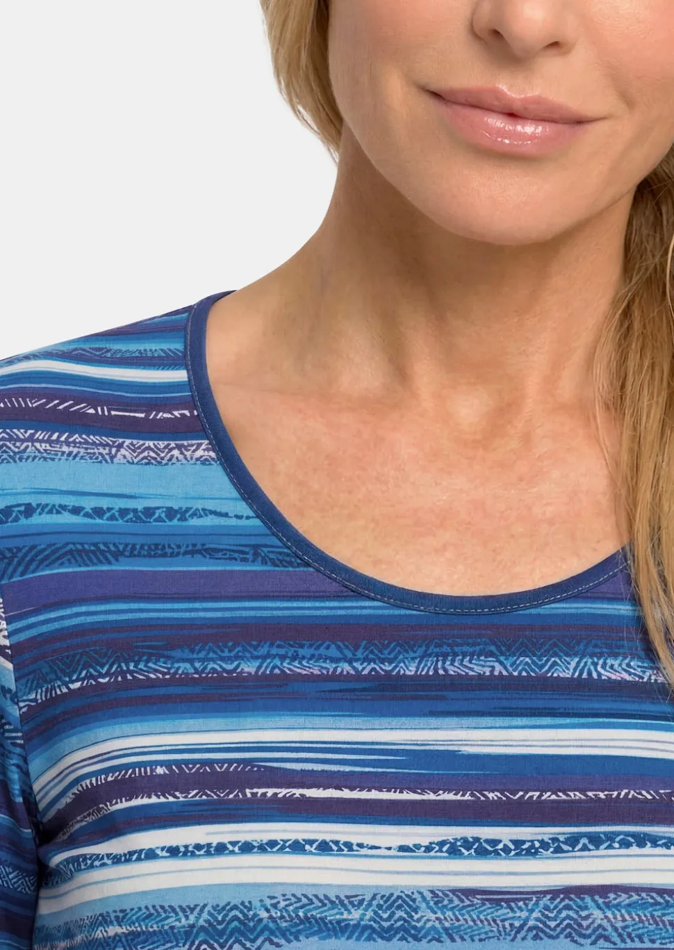 Viskoseshirt mit farbintensivem Streifenmuster