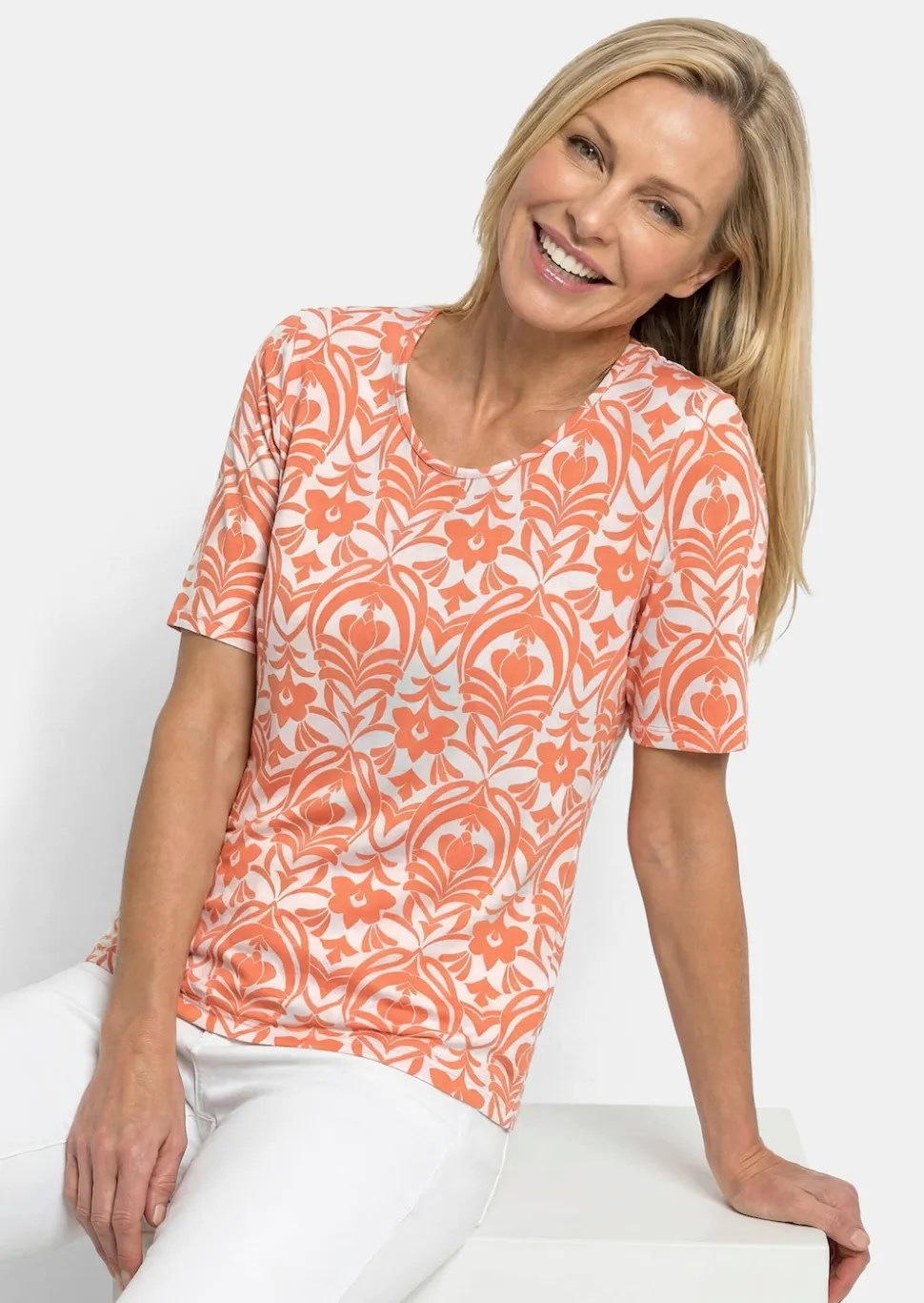 Viskoseshirt mit femininem Ornamentmuster