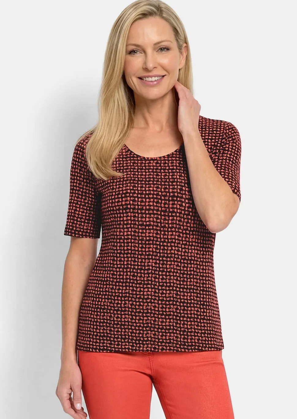 Viskoseshirt mit geometrischem Minimal Print