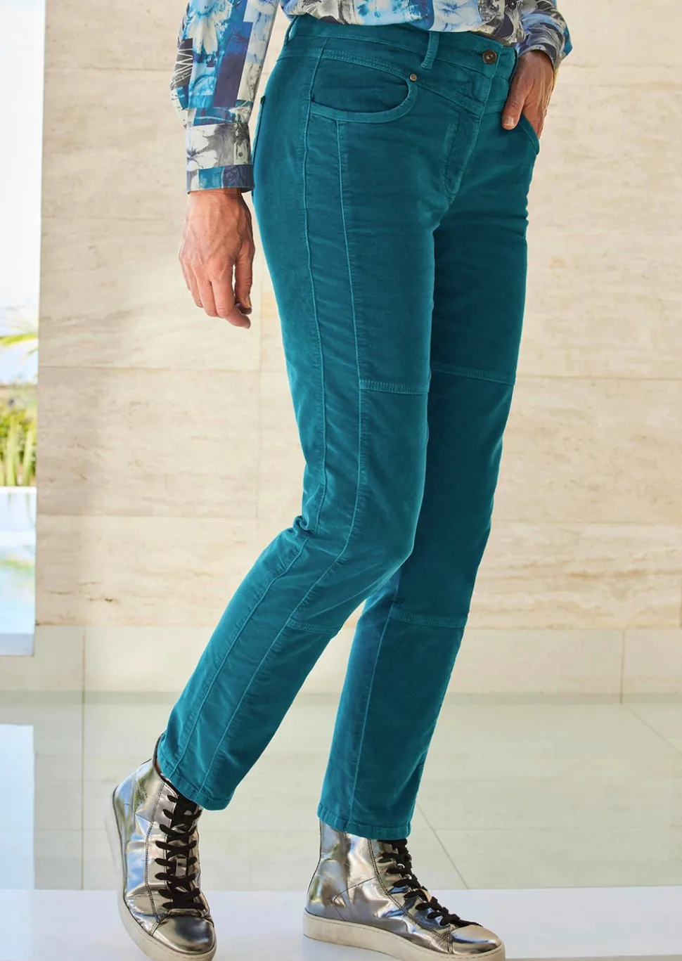 Weiche Samthose LOUISA in bequemer Stretch-Qualität