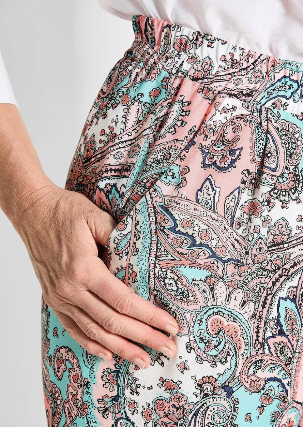 Weite Hose VERA im Paisley-Dessin