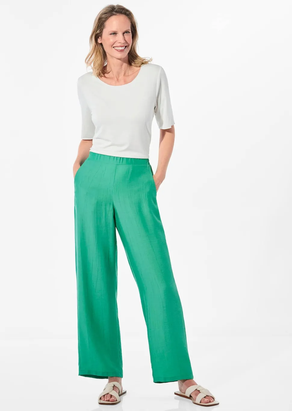 Weite Hose VERA mit leichtem Glanz
