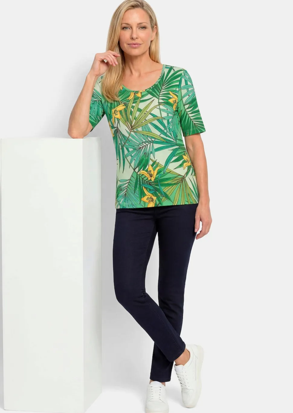 Wohlfühlshirt mit tropischem Dessin