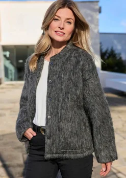 Wolljacke in Fell-Optik
